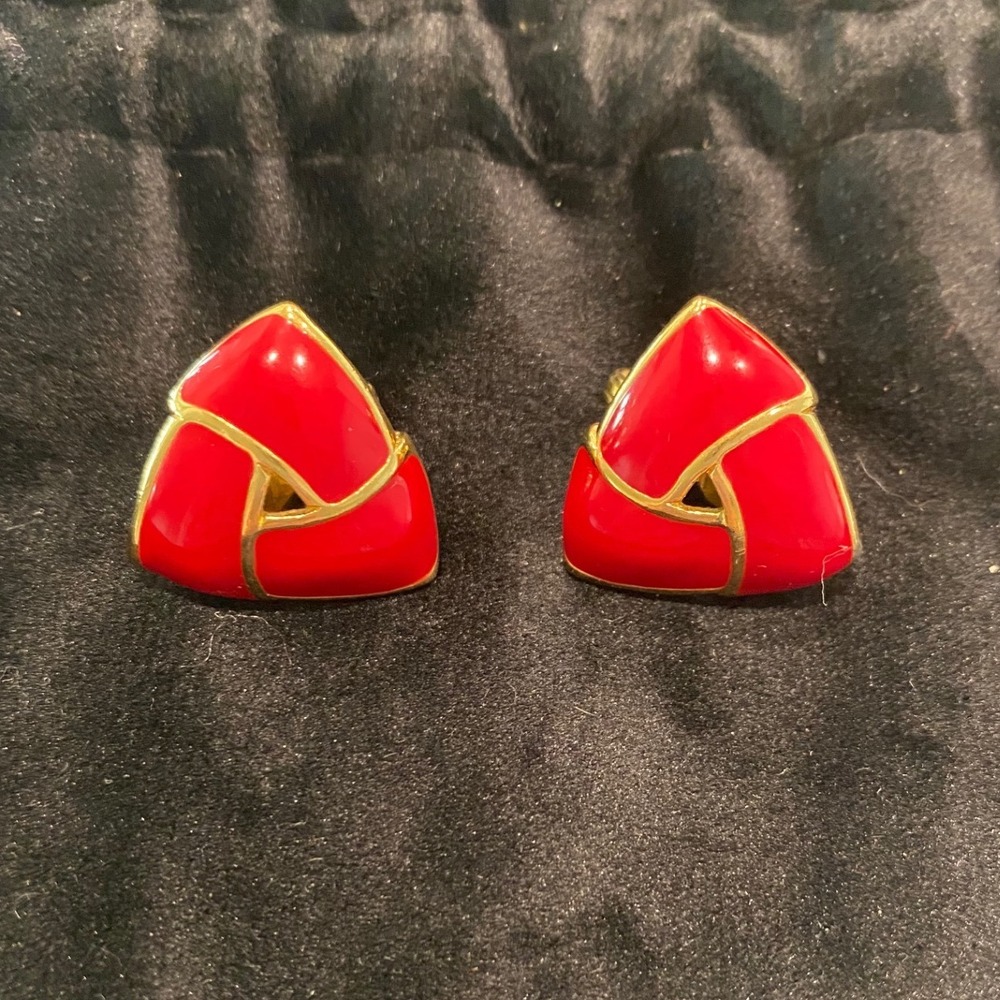 Monet Vintage Red Enamel Gold Tone Triangle Clip On Earrings Geometric 80s